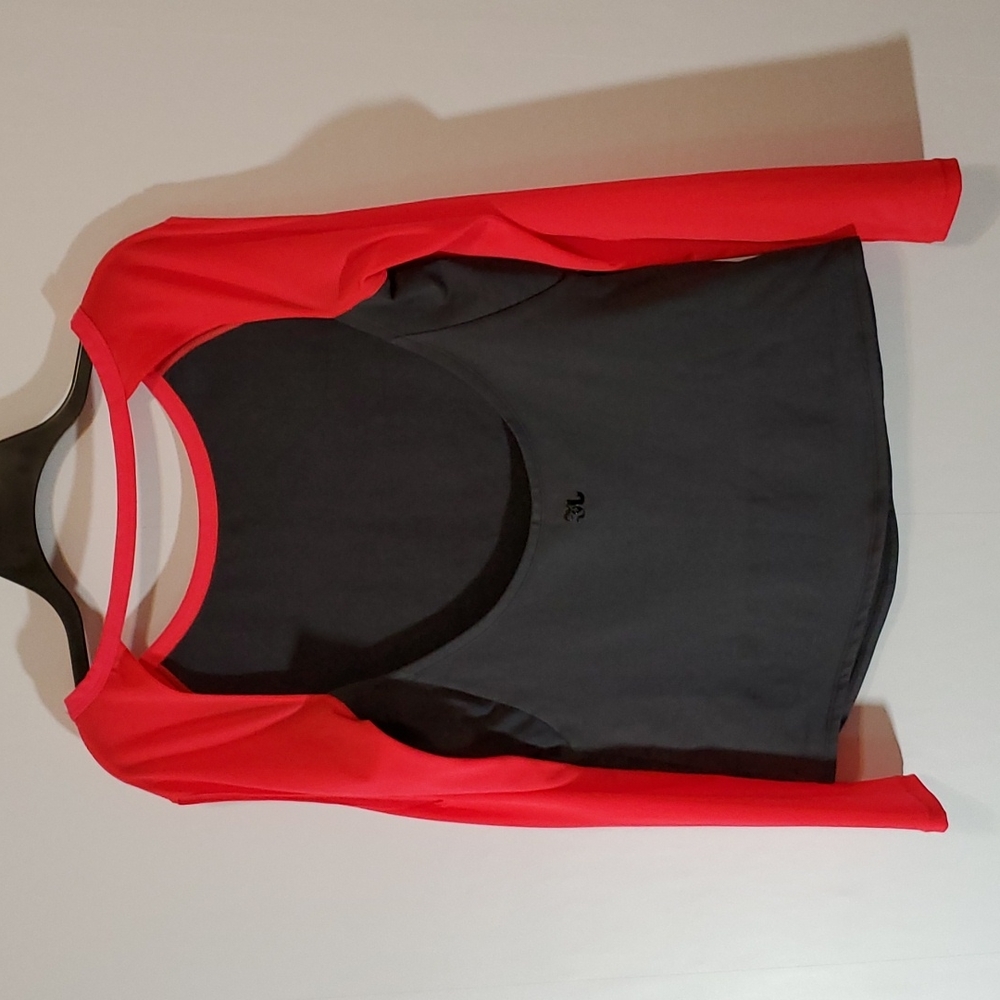 ATHLETIC LONG SLEEVE TOP WITH OPEN BACK & SLEEVES SMALL - Picture 6 of 10